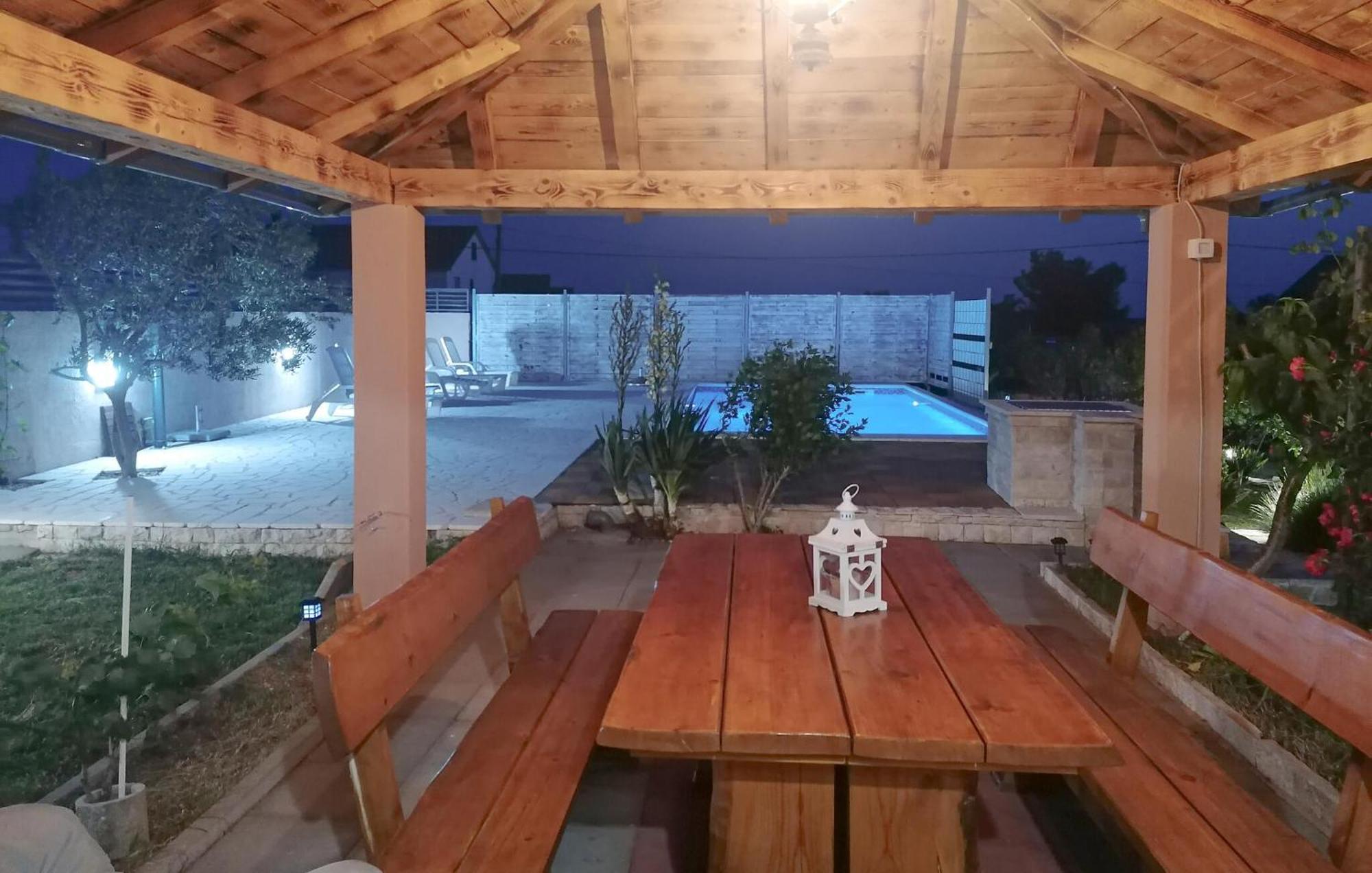 Amazing Home In Lisicic With Outdoor Swimming Pool Lisicici Exterior foto